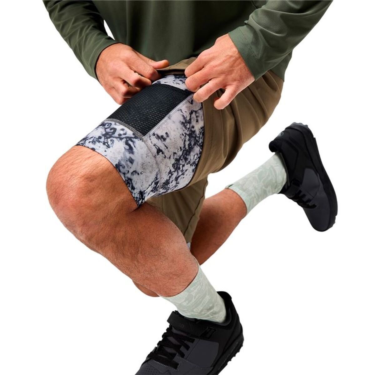 V2H9EE5936F9A425C67951710DA90333D8FR7636402P4