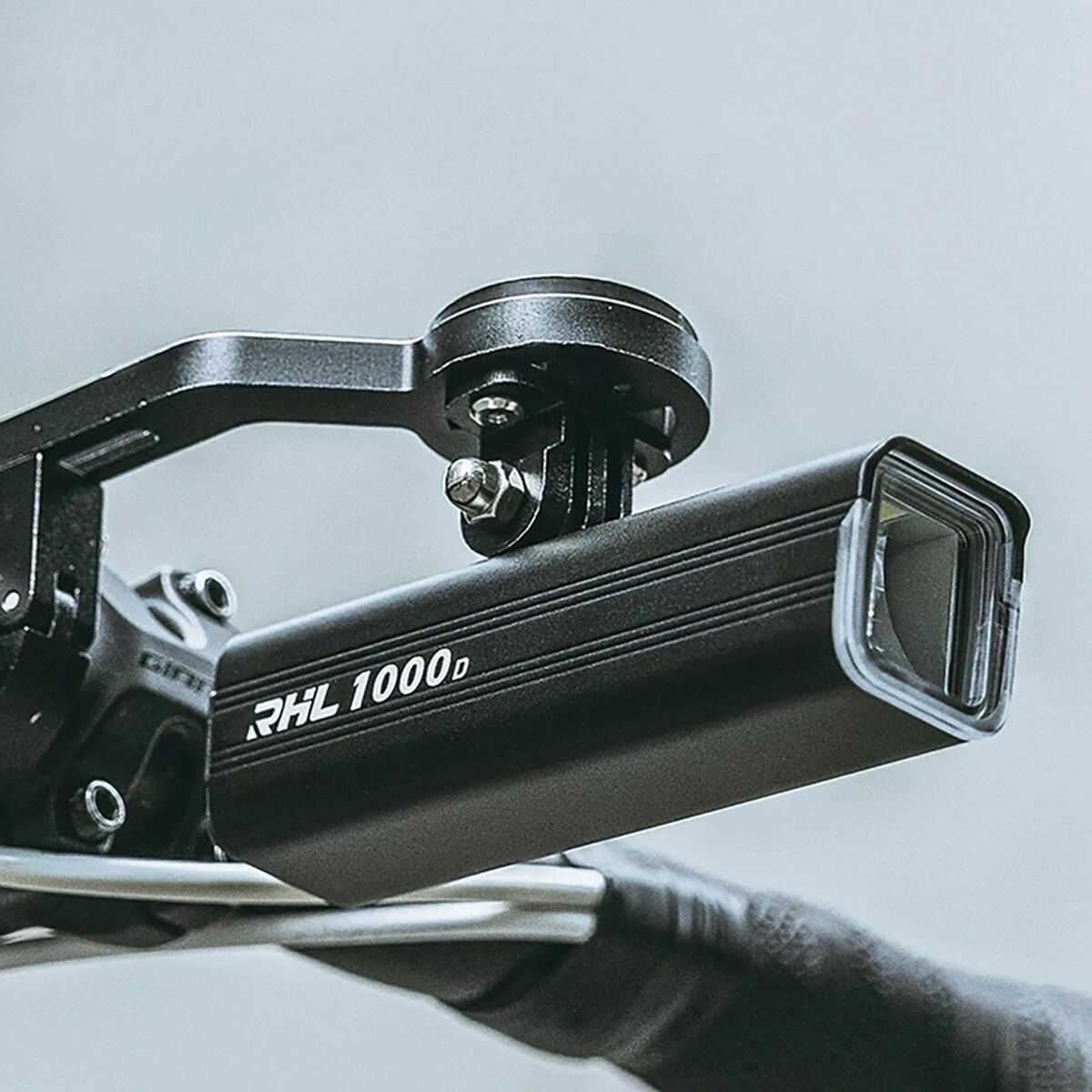 V2H664FAE0012EA0B552892F149E6CD5CE5R6468399P3