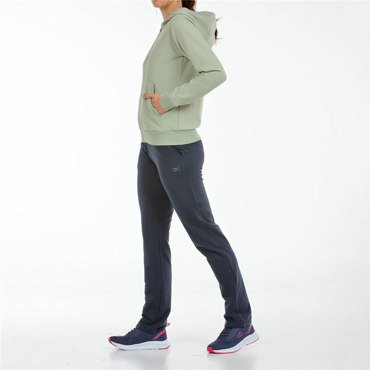 V3H776936743AF3836E578D76B36402CB7CR5469687P3